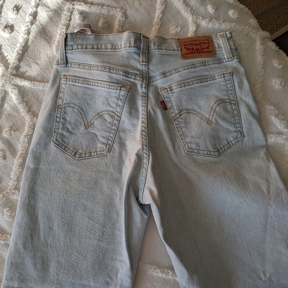 Levi's lightwash jeans Wedgie - Picture 4 of 6